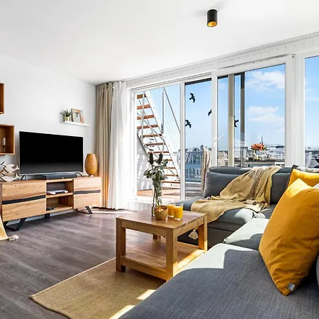 Aloha: Meerblick, Sauna, Dachterrasse, Bootsanleger Holiday home *