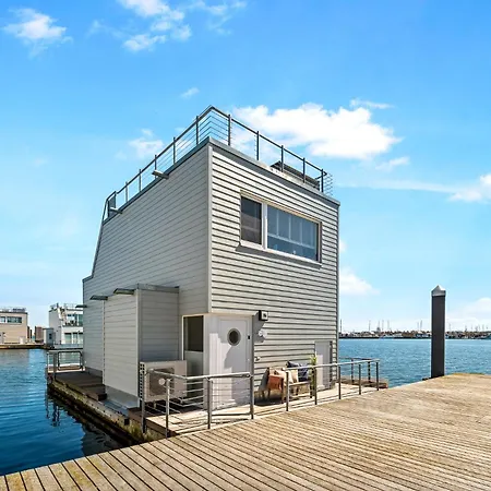 Aloha: Meerblick, Sauna, Dachterrasse, Bootsanleger Olpenitz