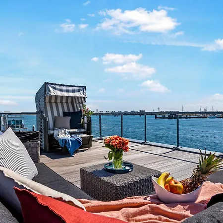 Aloha: Meerblick, Sauna, Dachterrasse, Bootsanleger